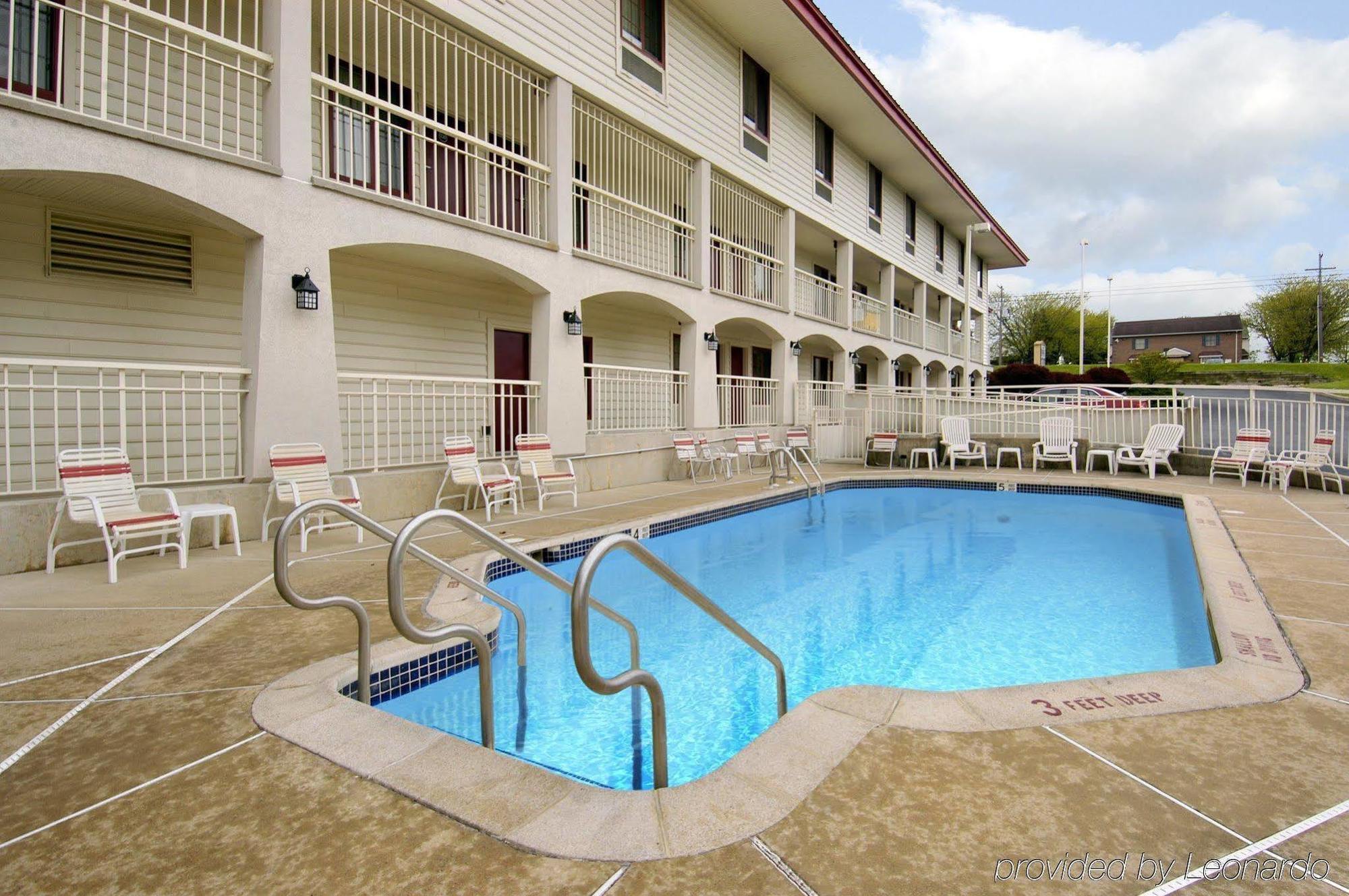 Red Roof Inn Lancaster Exterior photo